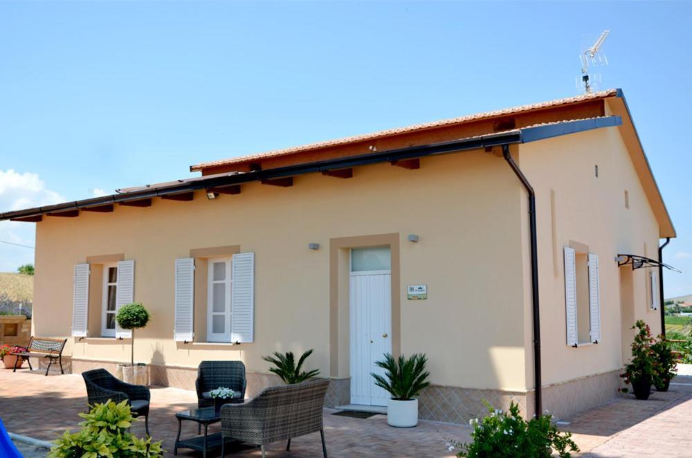 Re Umberto Suite San Salvo Exterior photo